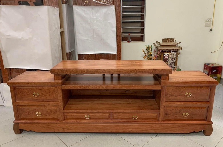 Kệ Tivi Gỗ Hương Đá Hiện Đại Chân Quỳ KTV36