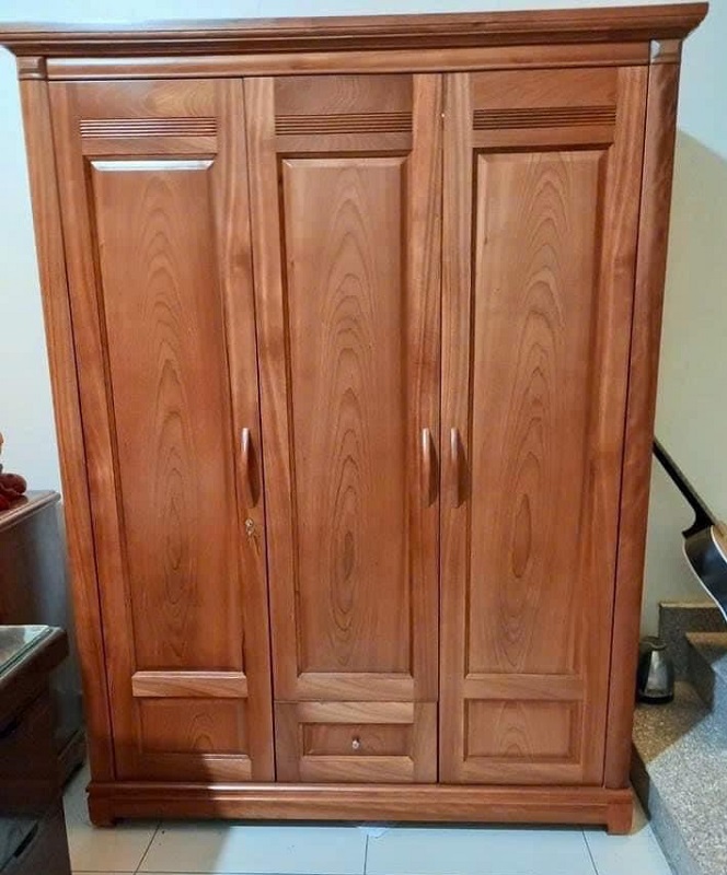 Tủ Quần Áo Gỗ Xoan Đào 2 Buồng 3 Cánh TA158